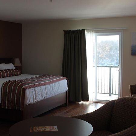 Lanes Riverhouse Inn & Cottages Montague Camera foto