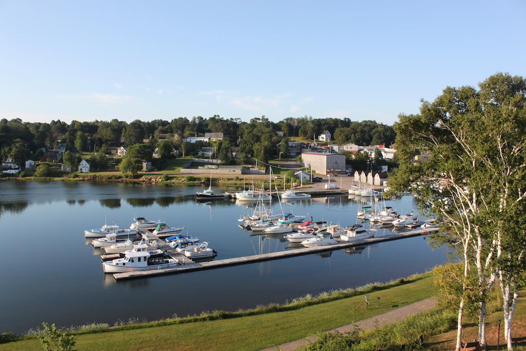 Lanes Riverhouse Inn & Cottages Montague Esterno foto