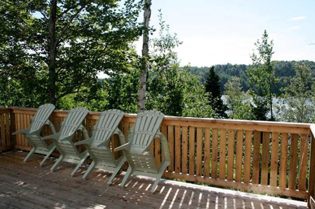 Lanes Riverhouse Inn & Cottages Montague Camera foto