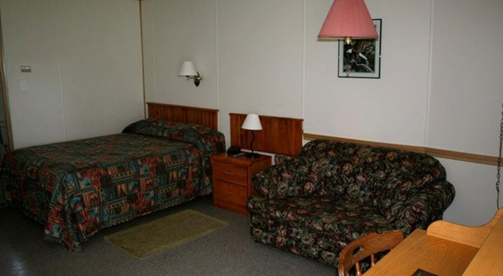 Lanes Riverhouse Inn & Cottages Montague Esterno foto