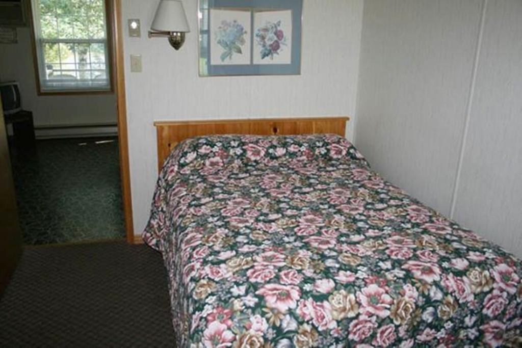 Lanes Riverhouse Inn & Cottages Montague Camera foto