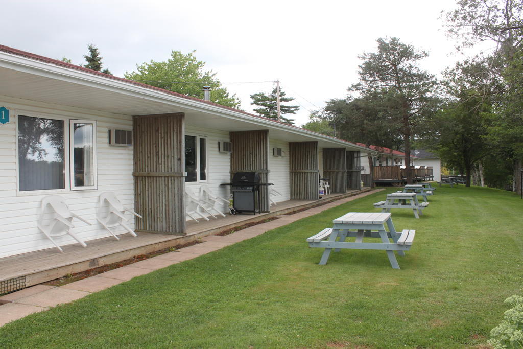 Lanes Riverhouse Inn & Cottages Montague Camera foto